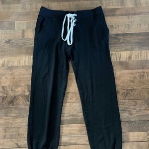 Monrow Supersoft Lace Up Sweats Size M
